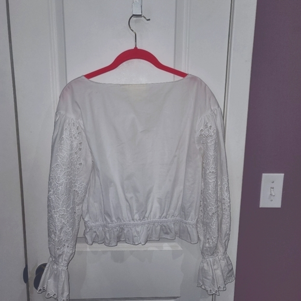 White Top - Picture 4 of 4